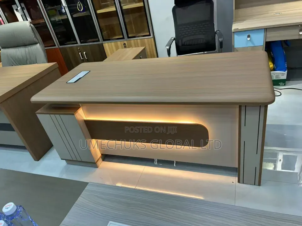 Top Notch Executive Office Table With Led Lights and Extension