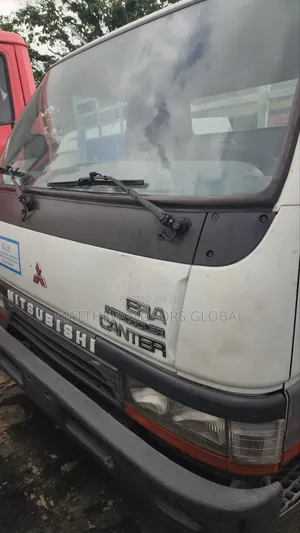 Mitsubishi Canter Truck 2006 White