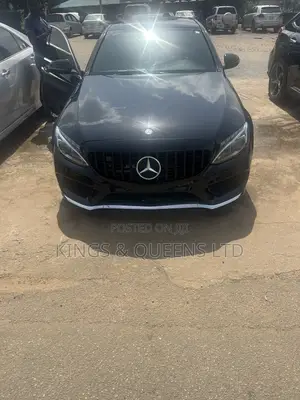 Mercedes-Benz C300 2016 Black
