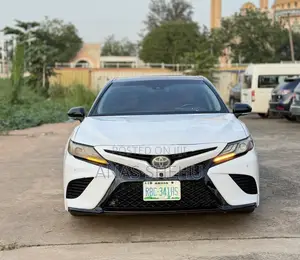 Toyota Camry XSE V6 (3.5L V6 8A) 2019 White