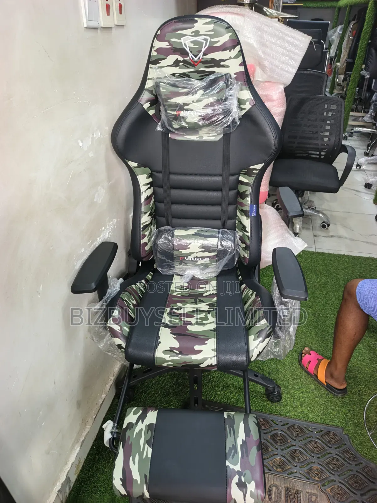 Executive Gaming Chair With Lumbar Support and Footrest.