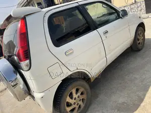 Isuzu Amigo 2004 White