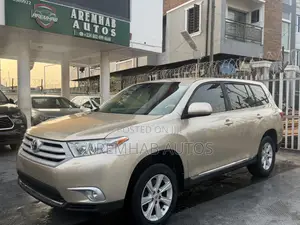 Toyota Highlander 2013 Gold