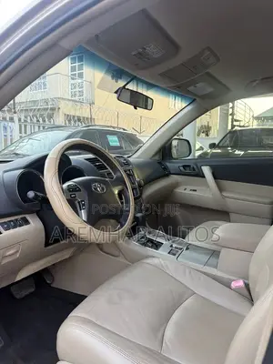 Toyota Highlander 2013 Gold