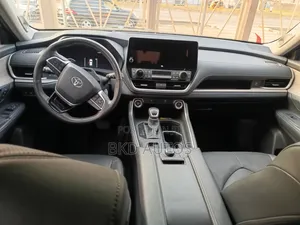 Toyota Highlander Platinum AWD 2024 Black