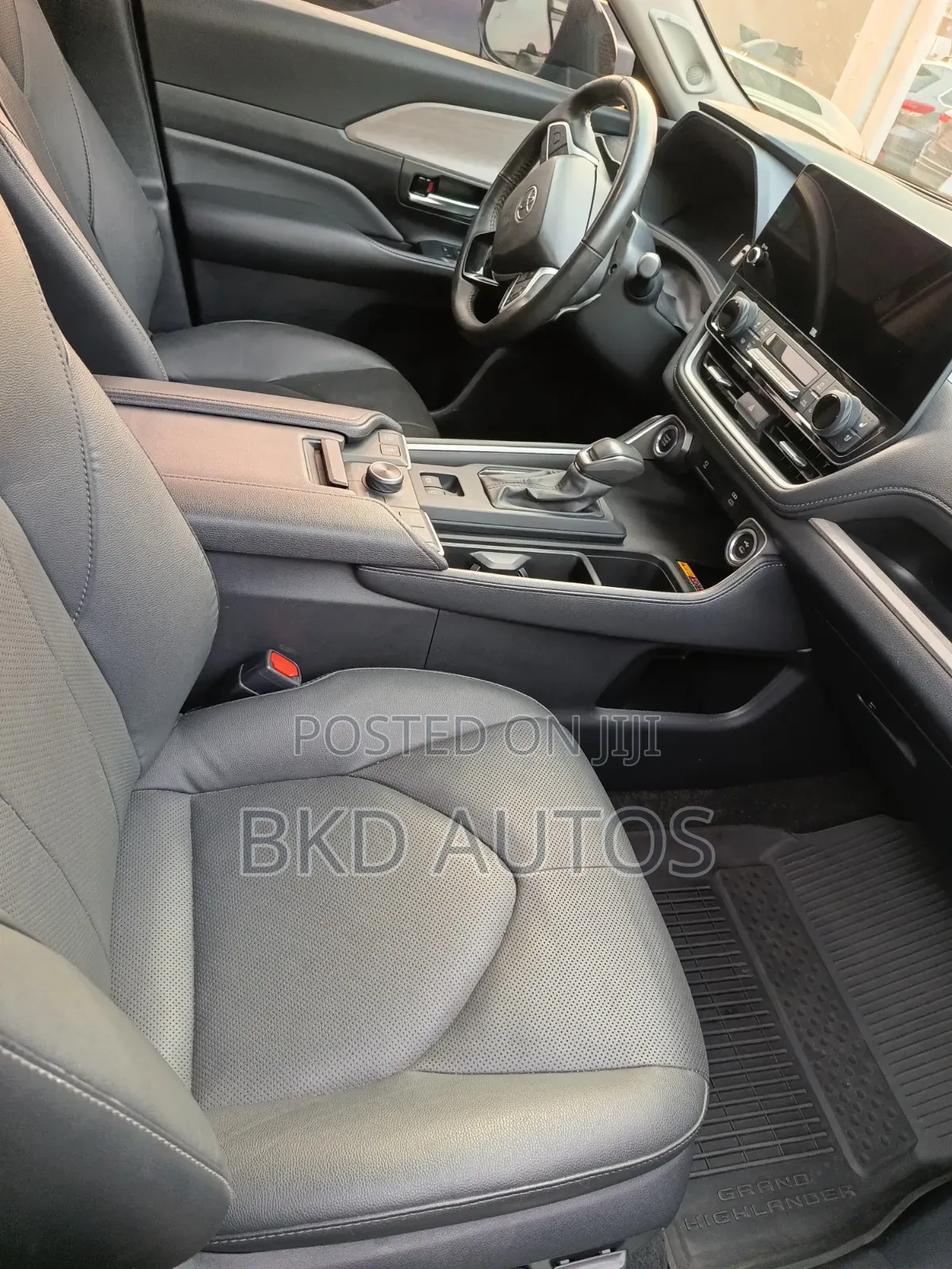 Toyota Highlander Platinum AWD 2024 Black