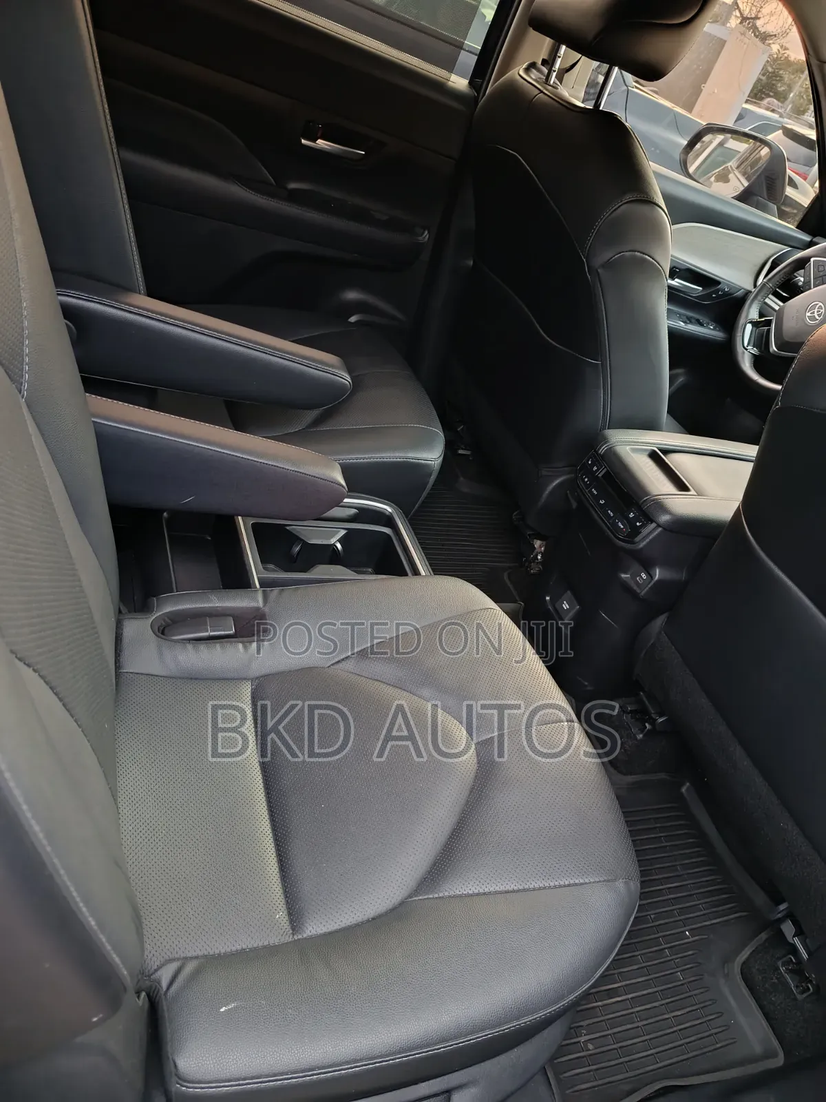 Toyota Highlander Platinum AWD 2024 Black