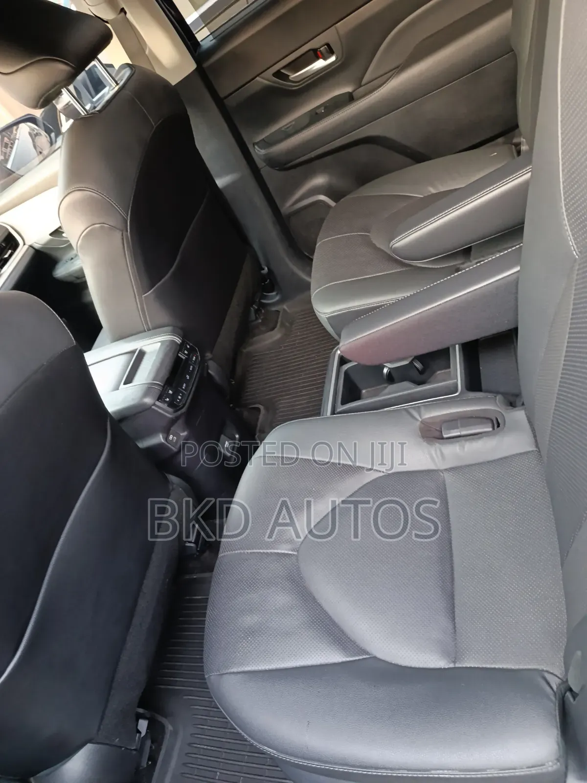 Toyota Highlander Platinum AWD 2024 Black