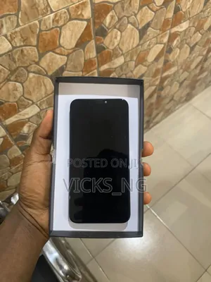 iPhone Xs Screen