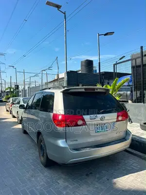 Toyota Sienna 2007 Silver