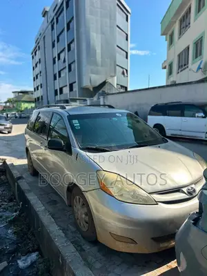 Toyota Sienna 2007 Silver