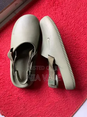 Original Nike Calm Mules - Oil Green
