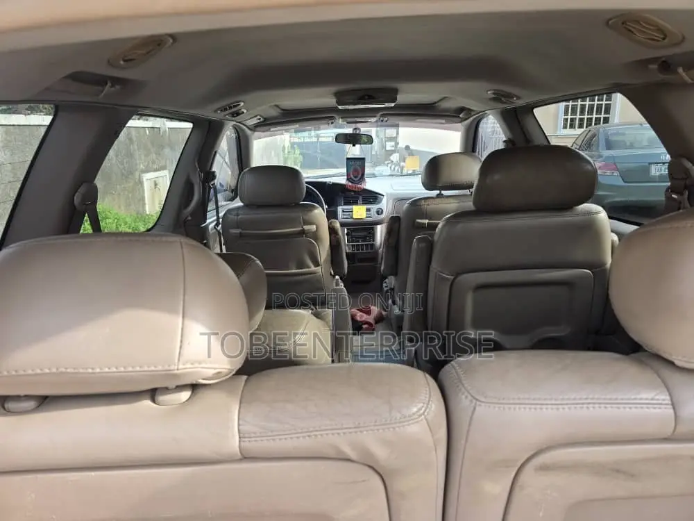Toyota Sienna 2000 Maroon