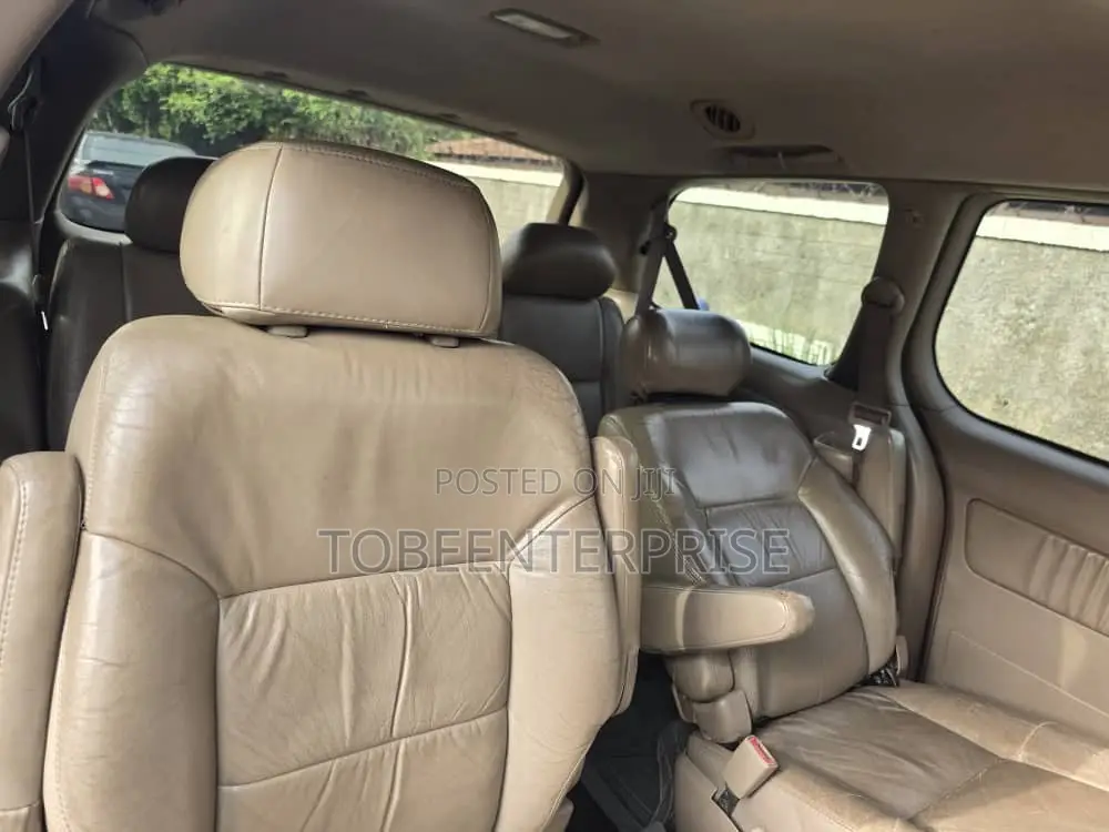 Toyota Sienna 2000 Maroon