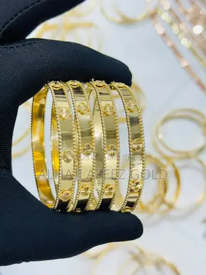 Pure Gold 18karat Italy Gold New Design Bracelet