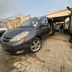 Toyota Sienna XLE AWD 2006 Gray