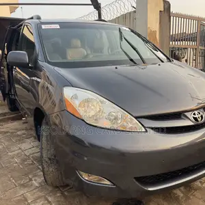 Toyota Sienna XLE AWD 2006 Gray
