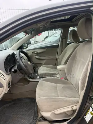Toyota Corolla 2010 Gray
