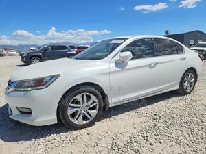 Honda Accord Touring V-6 4dr Sedan (3.5L 6cyl 6A) 2015 White