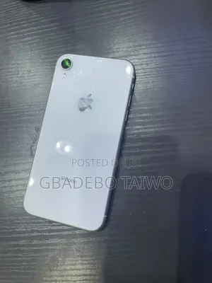 Apple iPhone XR 64 GB White
