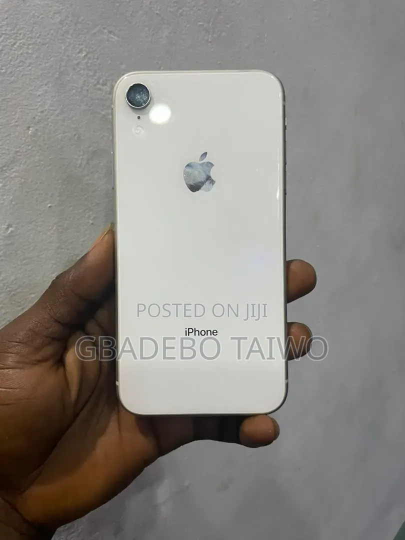 Apple iPhone XR 64 GB White