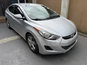 Hyundai Elantra GLS Sedan FWD (1.8L 4cyl 6A) 2013 Silver