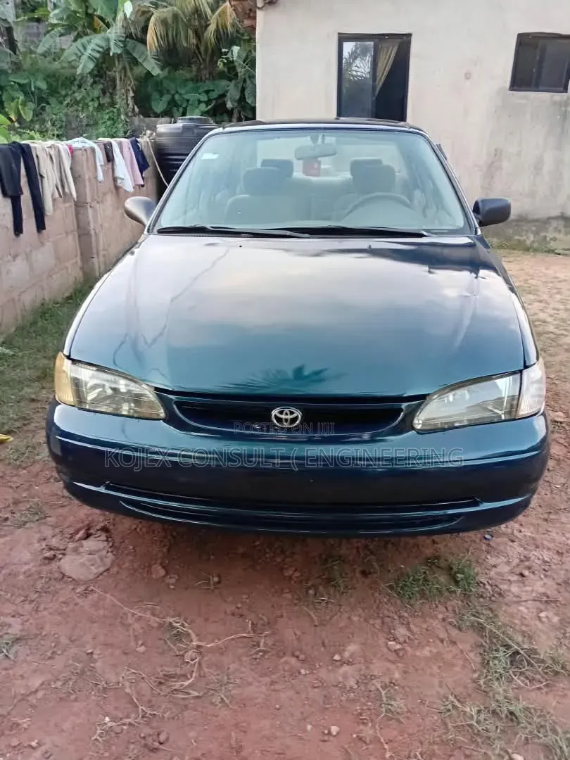 Toyota Corolla 2000 Blue