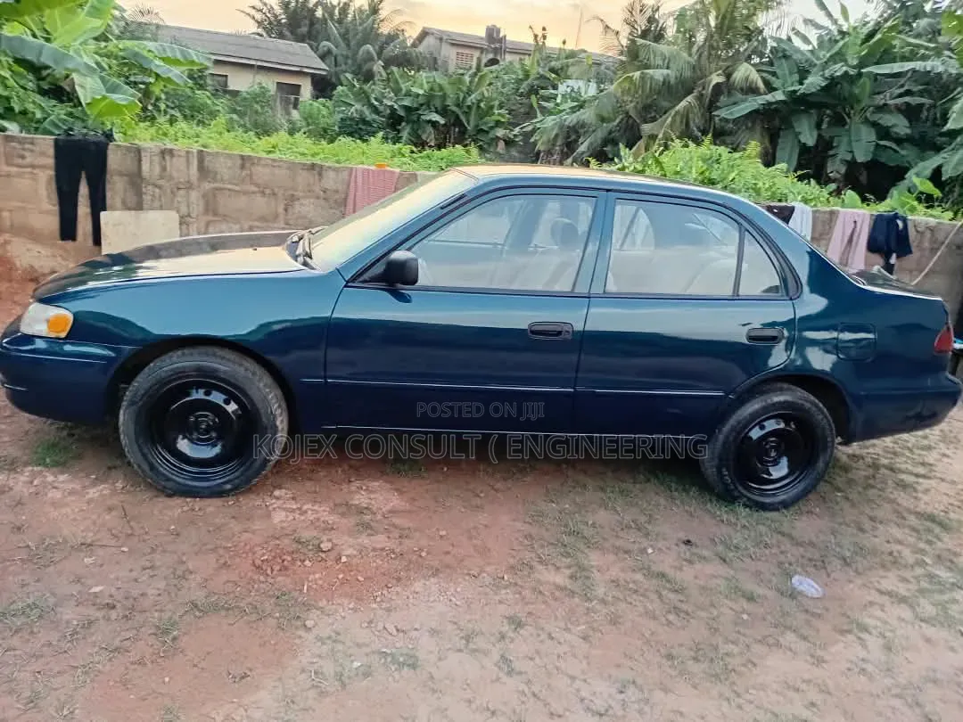 Toyota Corolla 2000 Blue