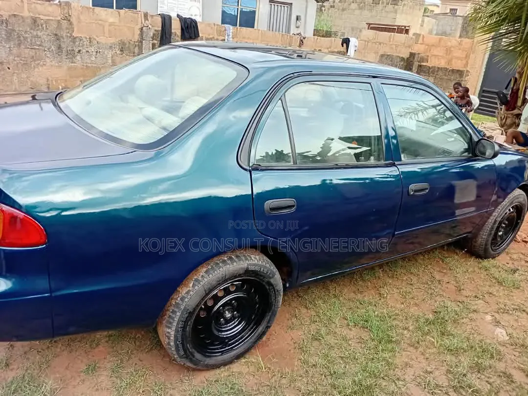 Toyota Corolla 2000 Blue