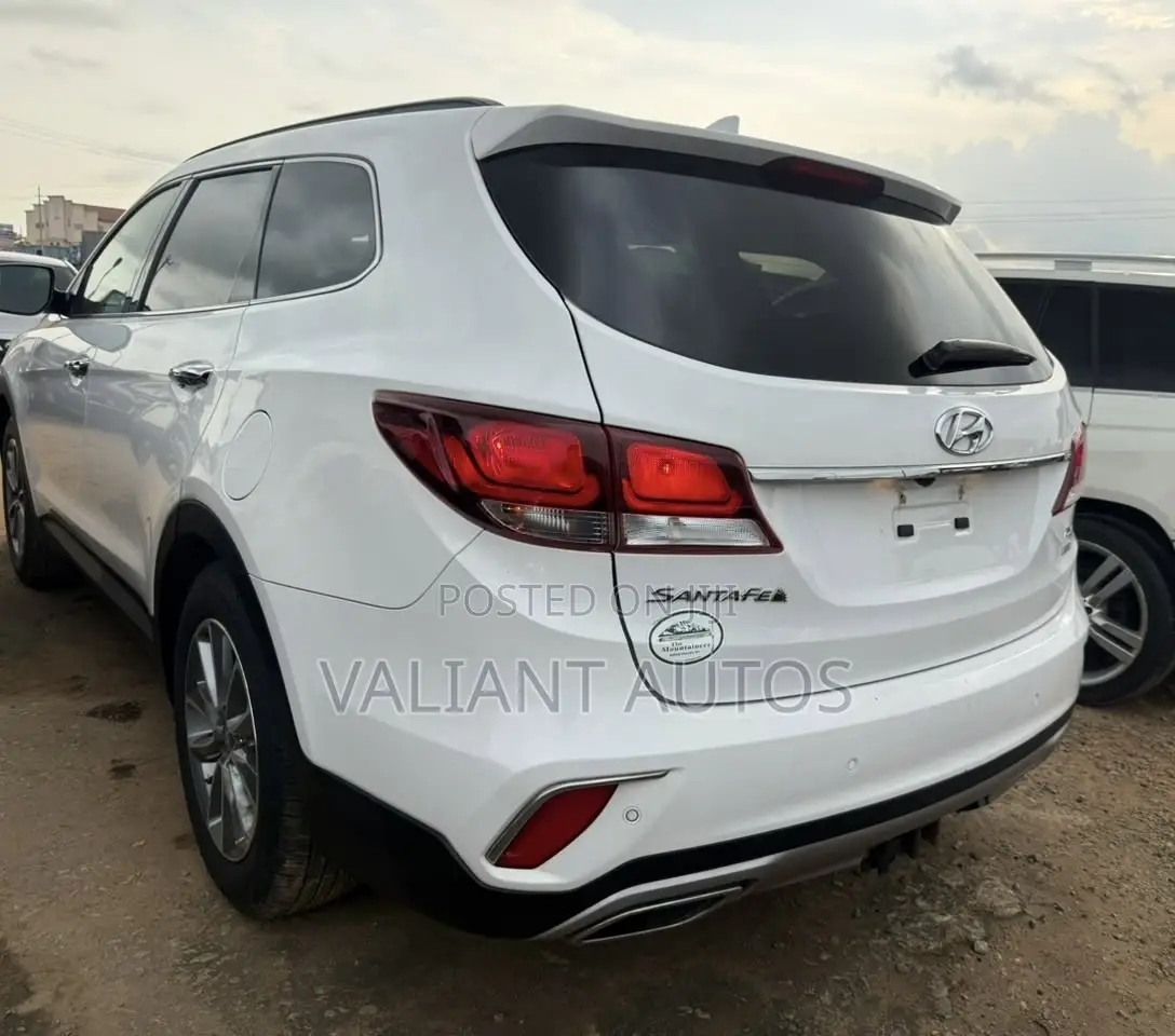 Hyundai Santa Fe 2018 White