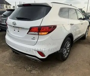 Hyundai Santa Fe 2018 White
