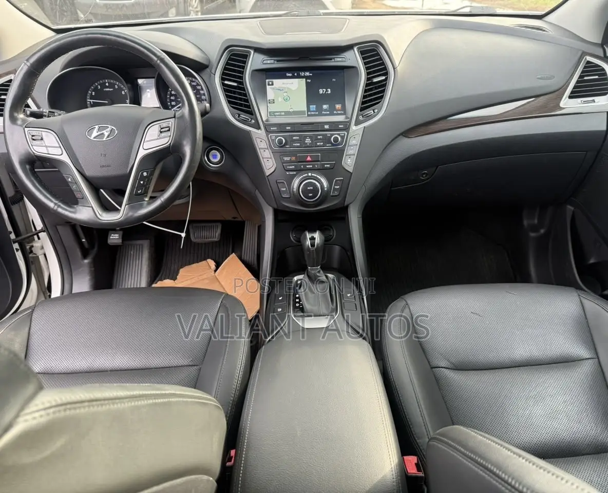 Hyundai Santa Fe 2018 White
