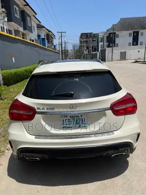 Mercedes-Benz GLA 250 2018 White