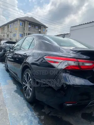 Toyota Camry SE (2.5L 4cyl 8A) 2019 Black