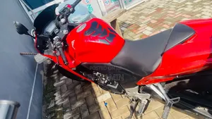 Honda CBR 2015 Red