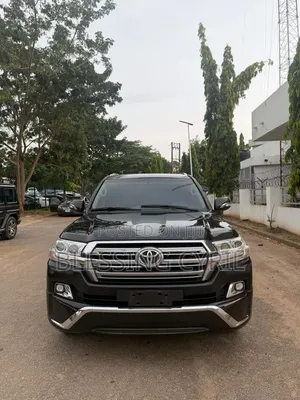 Toyota Land Cruiser Prado 2016 Black