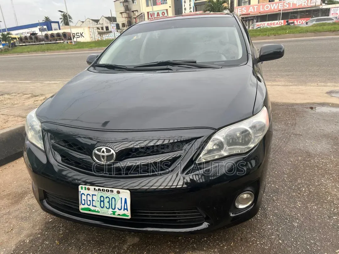 Toyota Corolla 2011 Black