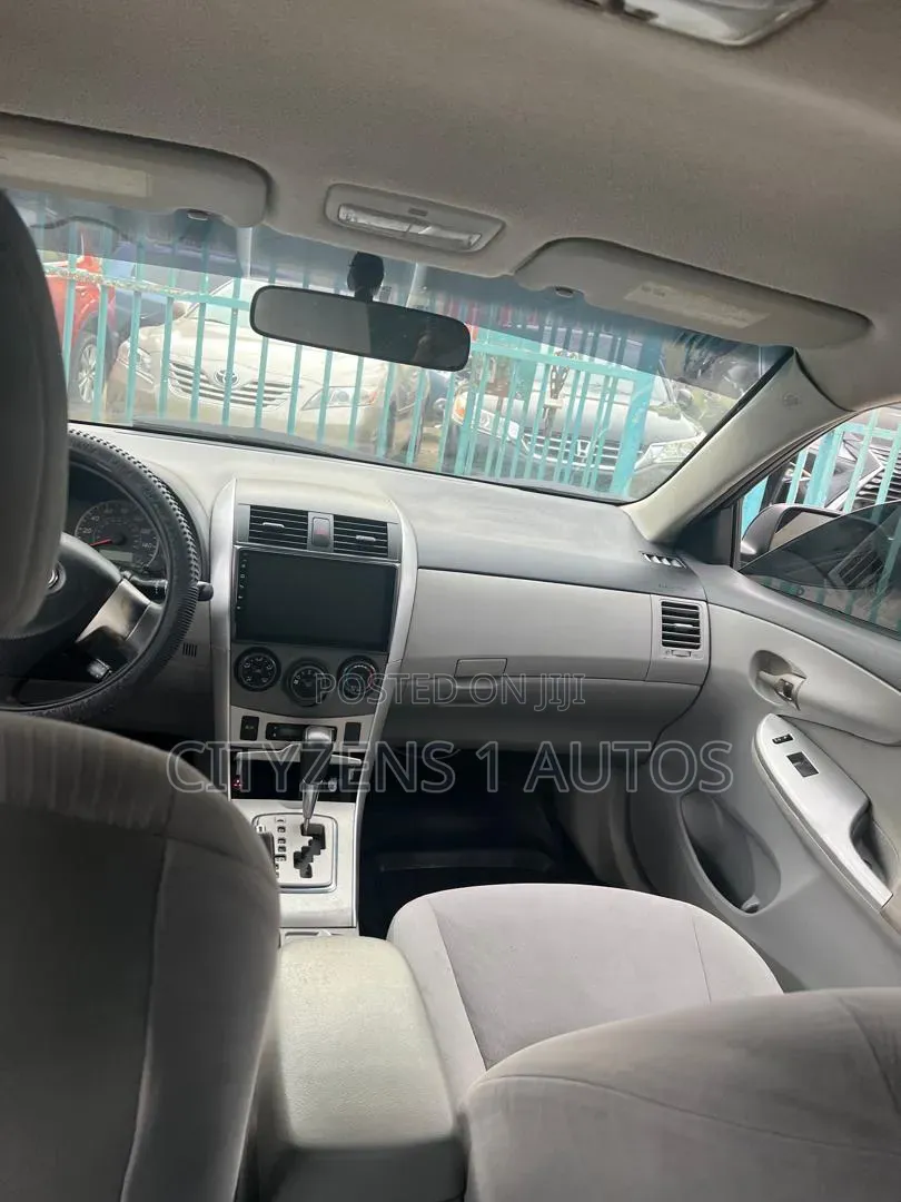 Toyota Corolla 2011 Black