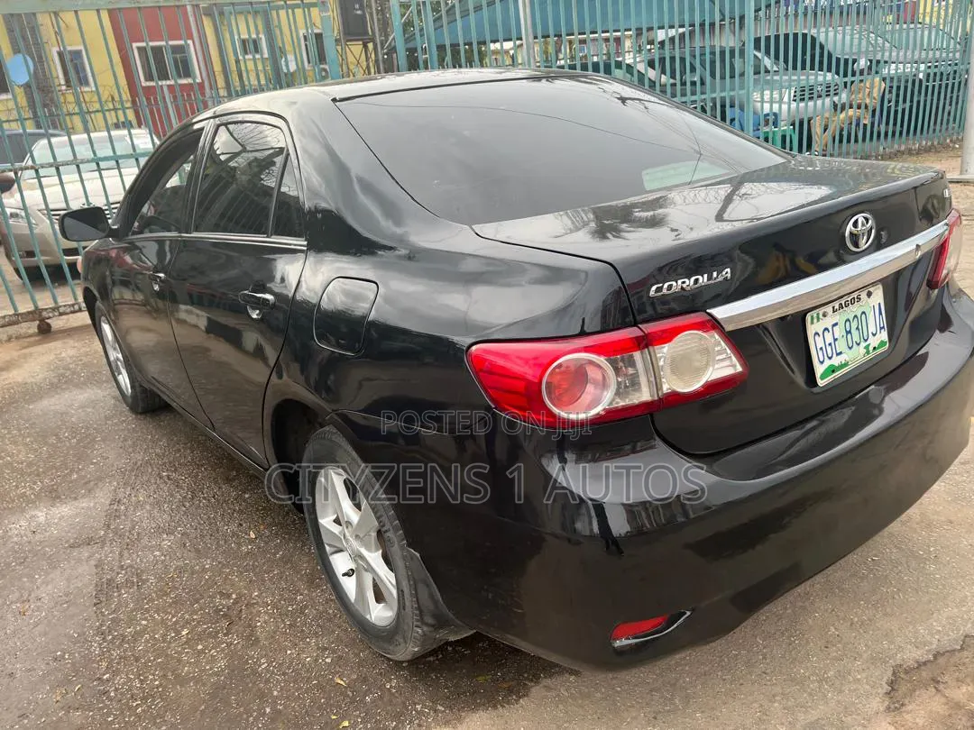 Toyota Corolla 2011 Black