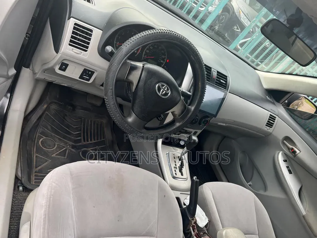 Toyota Corolla 2011 Black