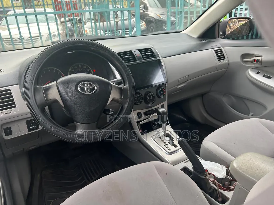 Toyota Corolla 2011 Black