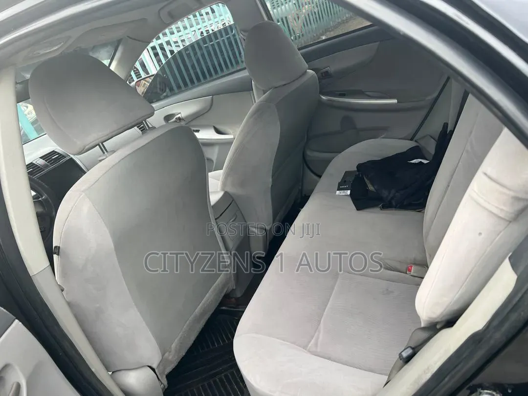 Toyota Corolla 2011 Black