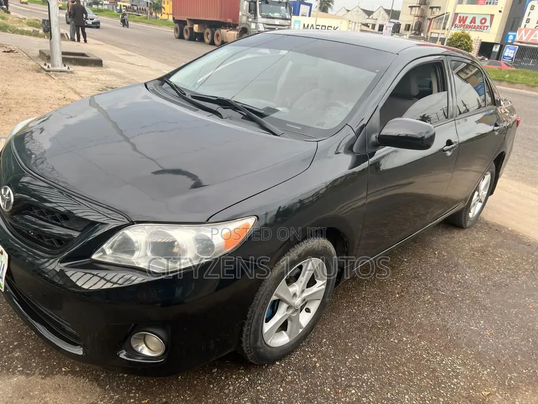 Toyota Corolla 2011 Black