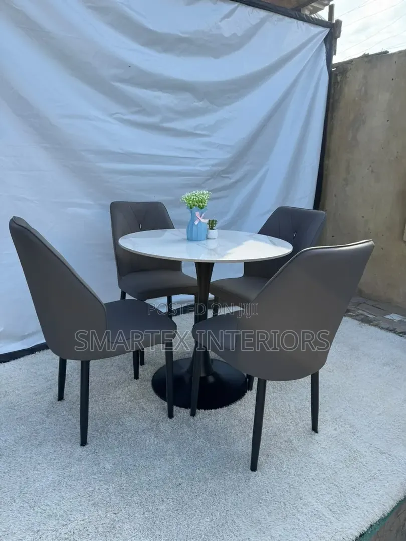 Imported Quality Round Marble Top Table With Chairs