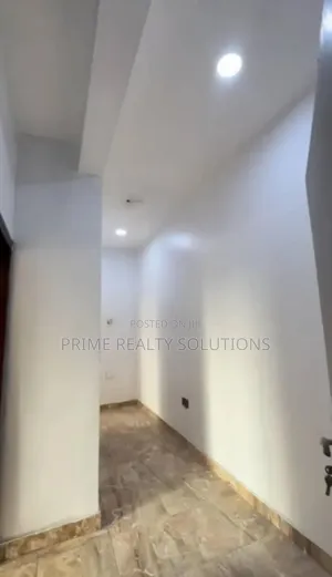 Mini Flat in Canal West Estate for rent