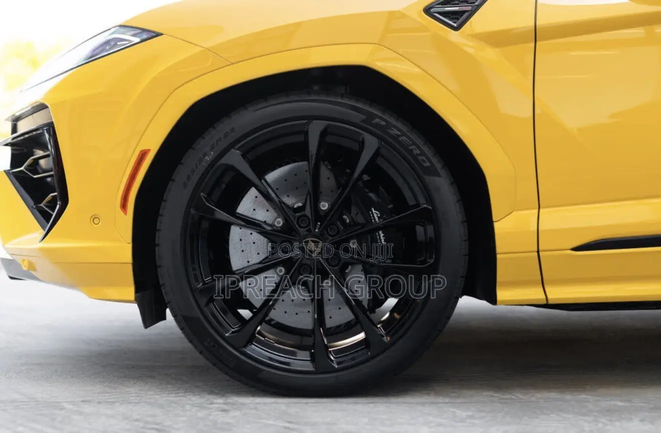 New Lamborghini Urus 2025 Yellow