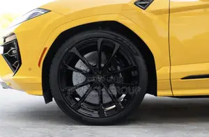 New Lamborghini Urus 2025 Yellow