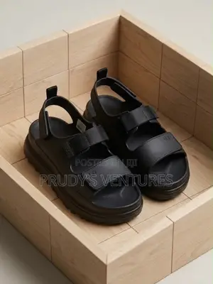 UGG Men’s Original Leather Shoe Sandals