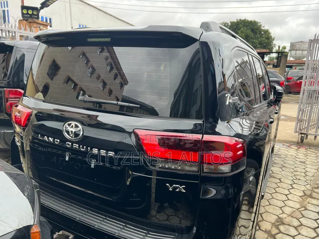 Toyota Land Cruiser 2022 Black