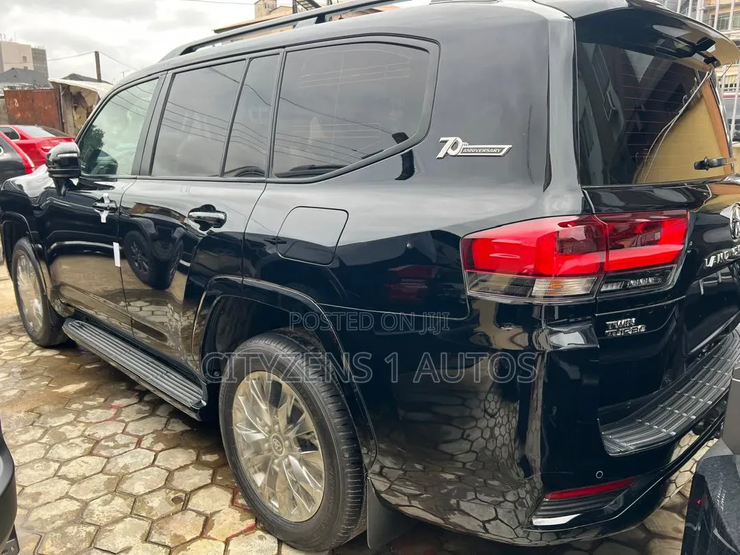 Toyota Land Cruiser 2022 Black